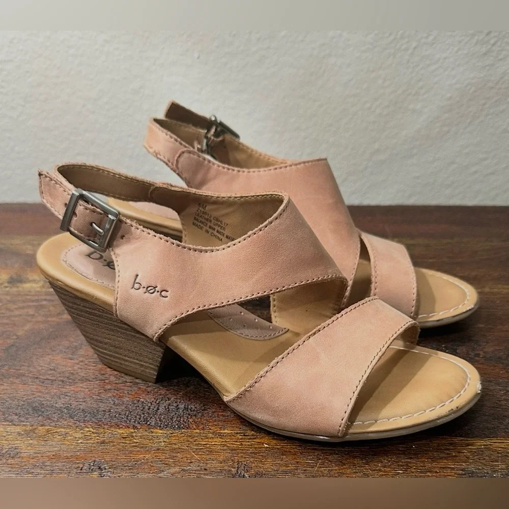 b.o.c. Women's tan‎ leather heel Sandals size 6
